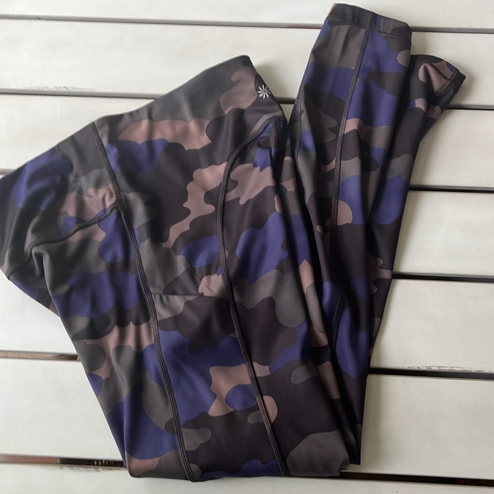 Athleta Ultimate Stash Printed 7/8 Tights Camouflage Sz Medium Tall